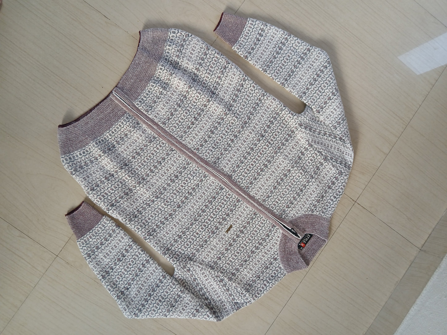 Solid Round Neck Casual Wear Sweatshirt