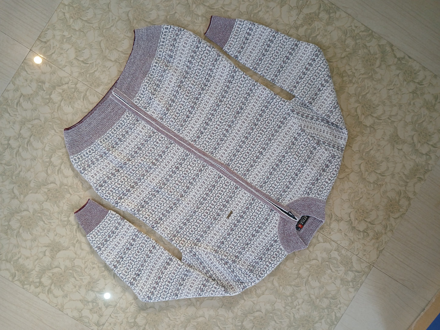 Solid Round Neck Casual Wear Sweatshirt