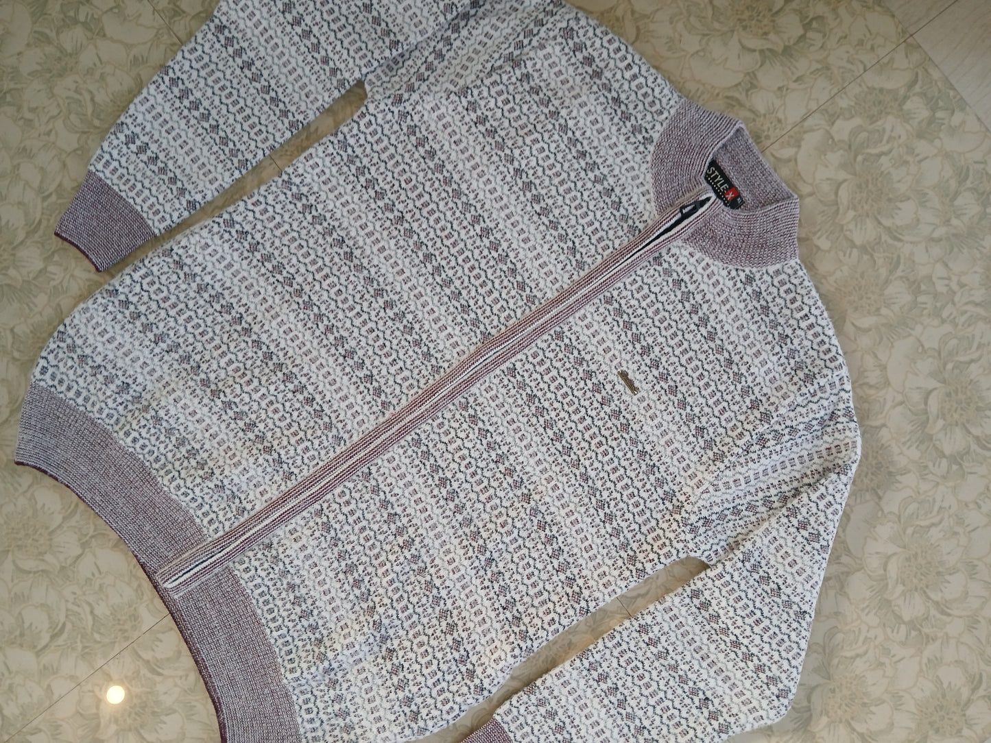 Solid Round Neck Casual Wear Sweatshirt