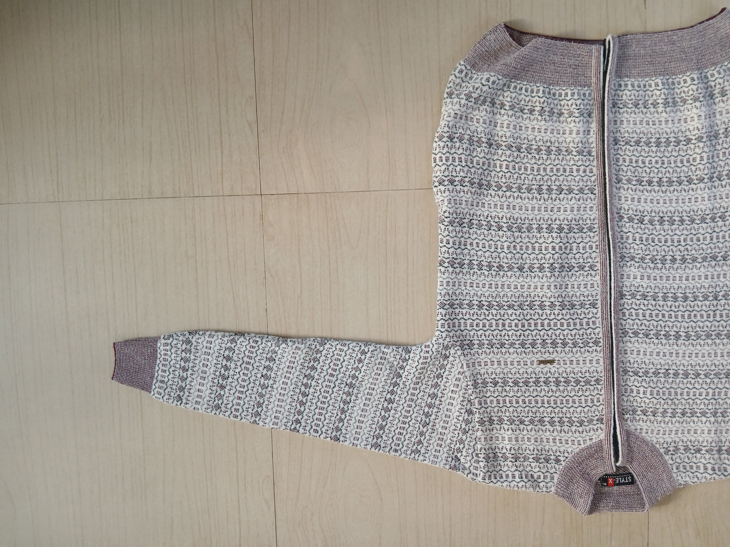 Solid Round Neck Casual Wear Sweatshirt